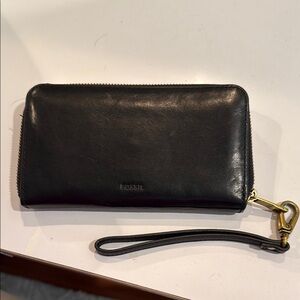 Black leather fossil wristlet